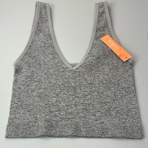 Colsie Gray Ribbed V-Neck Tank Top